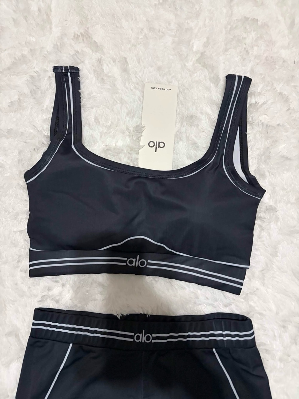 Black Alo Yoga sportswear bra and leggings set Size S - Picture 6 of 6